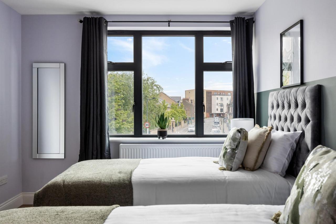 Stylish & Spacious 3 Bed Apartment With Fast Wifi, Close To Tube & Wembly ลอนดอน ภายนอก รูปภาพ