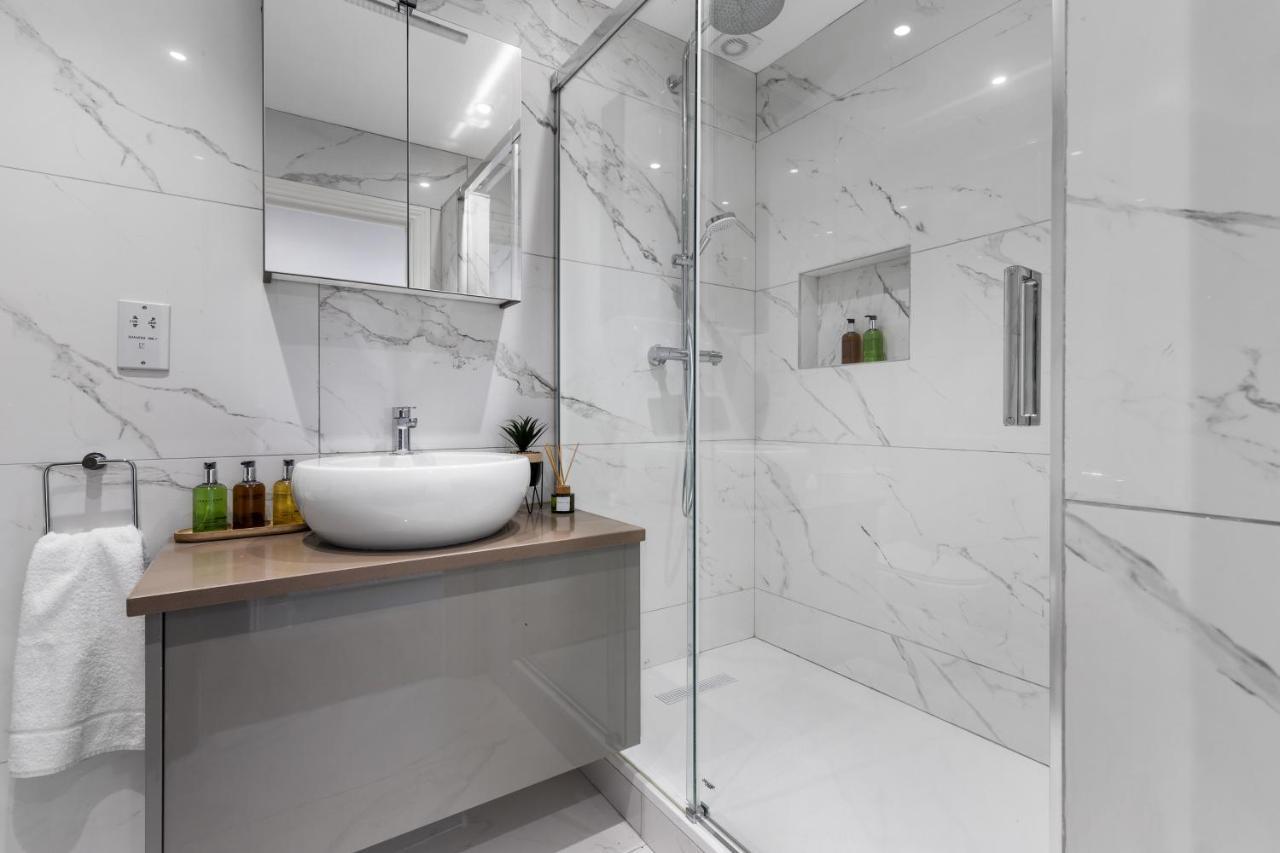 Stylish & Spacious 3 Bed Apartment With Fast Wifi, Close To Tube & Wembly ลอนดอน ภายนอก รูปภาพ